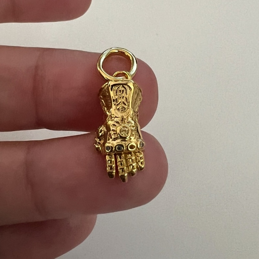Marvel The Avengers Infinity Gauntlet Dangle Charm PANDORA